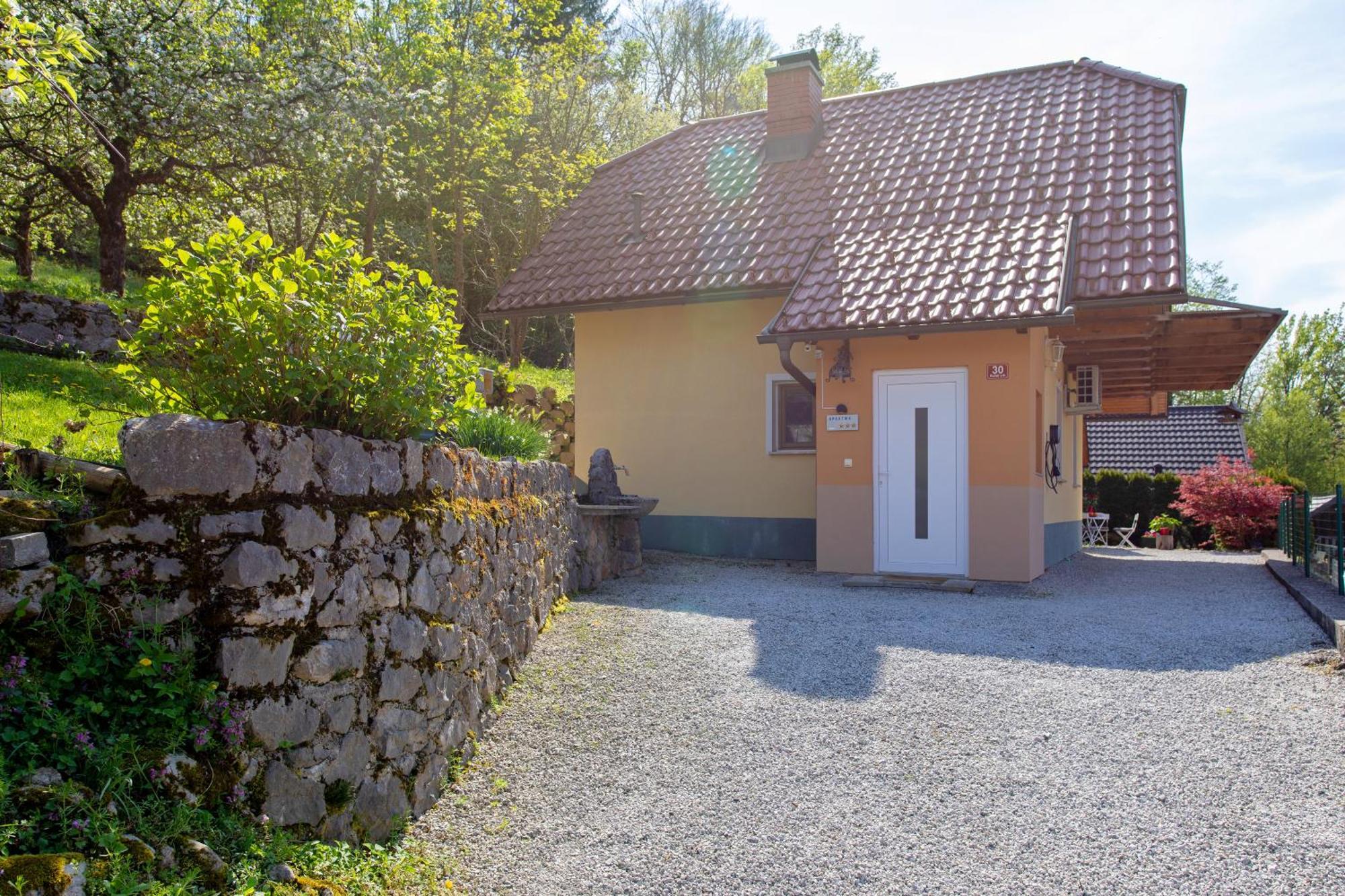 Quiet Family House Butterfly Place Dob Exterior foto